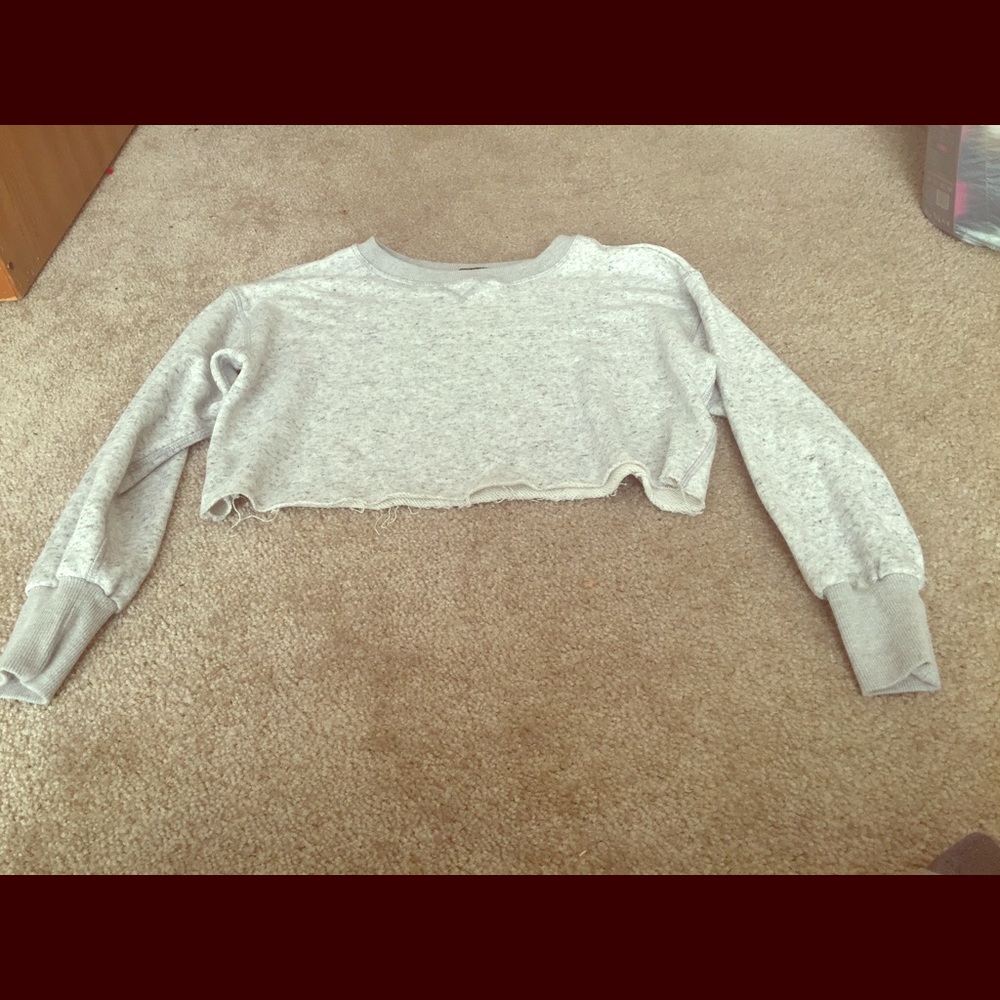 Cropped grey sweater